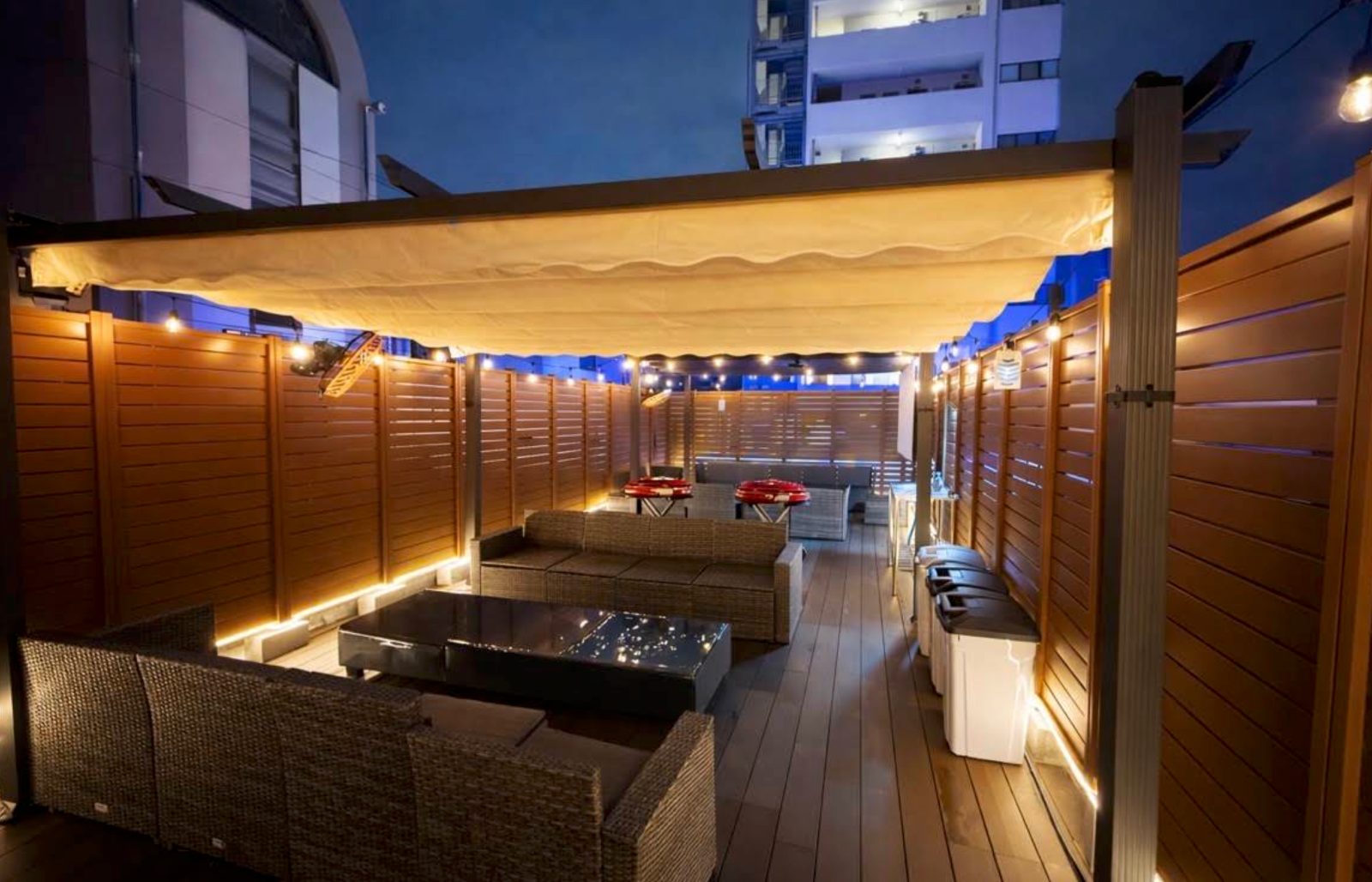Roof Top Lounge Ace 店内写真